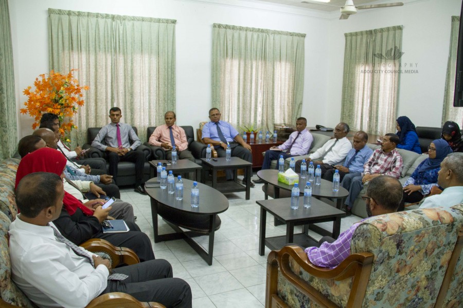 ލޭންޑް، ބިލްޑިންގް އެންޑް މުނިސިޕަލްއާ ހަވާލުވެ ތިއްބެވި ވެރިންނާ ކައުންސިލުން ބައްދަލުކުރައްވައިފި