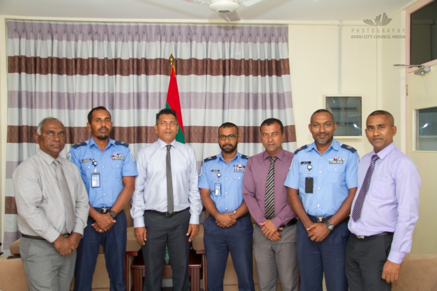 ނެއިބަރހުޑް ސަޕޯރޓު އޮފިސަރުންގެ މަސައްކަތް ފެށުމަށްޓަކައި ޕޮލިހުން ކައުންސިލާ މަޝްވަރާކުރައްވައިފި