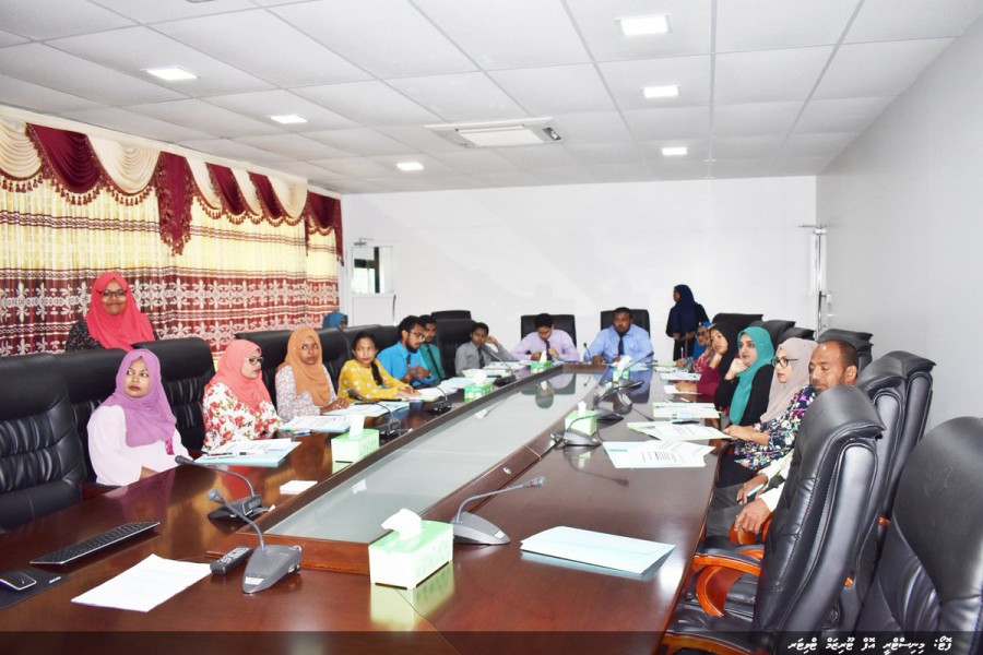 ގެސްޓްހައުސްތަކާއި ޓްރެވަލް އެޖެންސީތައް ޗެކް ކުރެވޭނެގޮތް ހެދުމަށް ކައުންސިލްގެ މުވައްޒަފުންނަށް މަސައްކަތު ބައްދަލުވުމެއް ބާއްވައިފި  